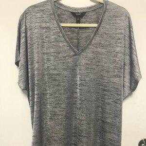 New Simply Vera Wang Shimmer Silver/Gray Asymmetrical Hemline Tunic. Sz. 1X
